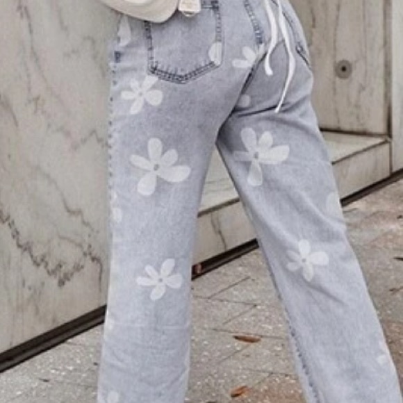 EMMA Jeans coming soon - Picture 2 of 2